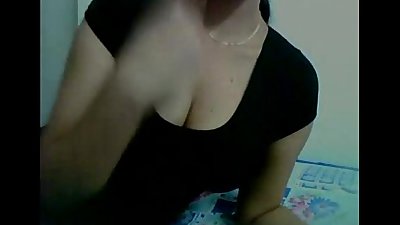 Indian bigtits amateur babe on webcam performing exposing her pussy and boobs