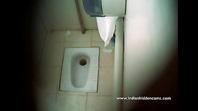 Indian babe filmed naked in public toilet - indianhiddencams.com