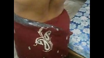 Indian bhabhi changing saree getting her bigtits fondled
