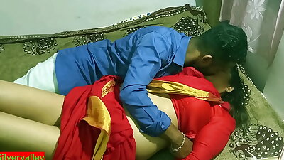 Indian hot Milf Aunty Merry Christmas day sex with dish boy &excl; Indian Xmas sex with red saree